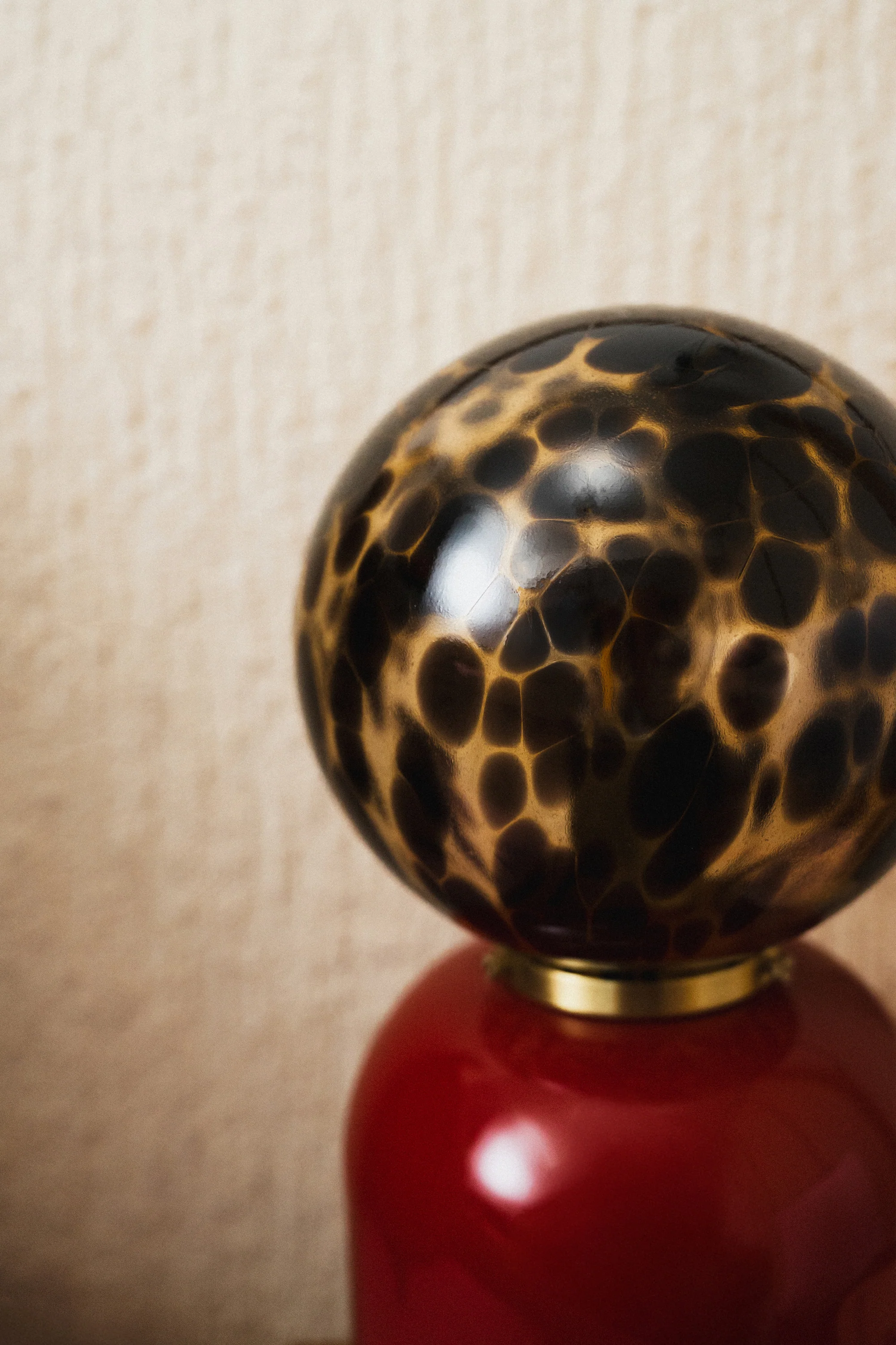 LAMPE MILO ROUGE & ECAILLE - Image 2