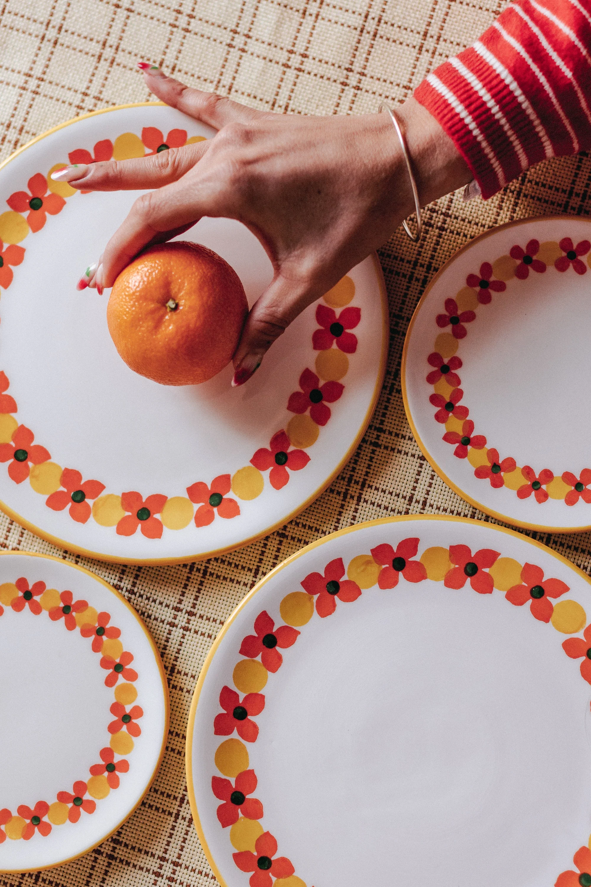 LOT DE 2 ASSIETTES ELIZA PĂQUERETTES ORANGE - Image 2