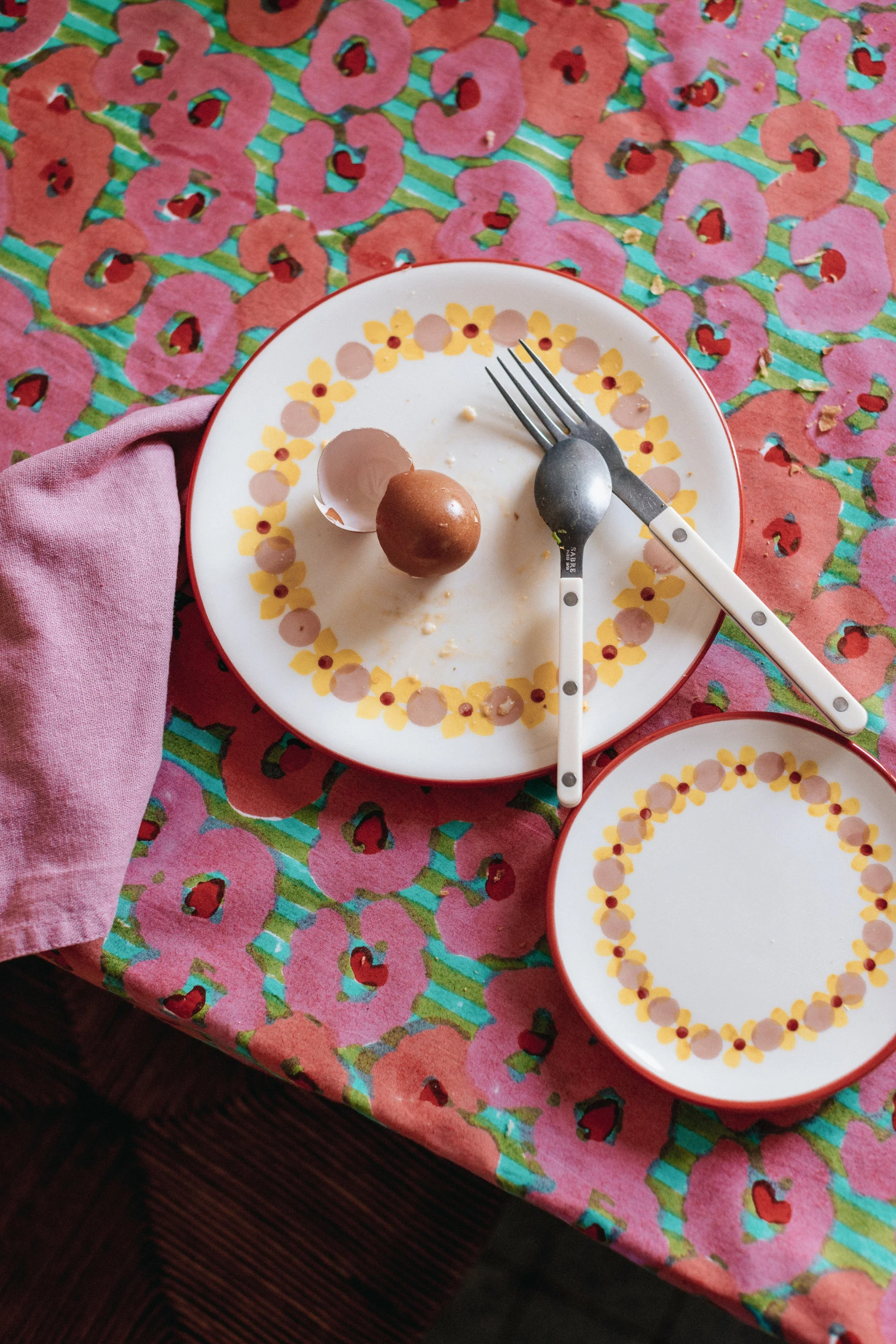 LOT DE 2 ASSIETTES ELIZA PÂQUERETTES ROSE