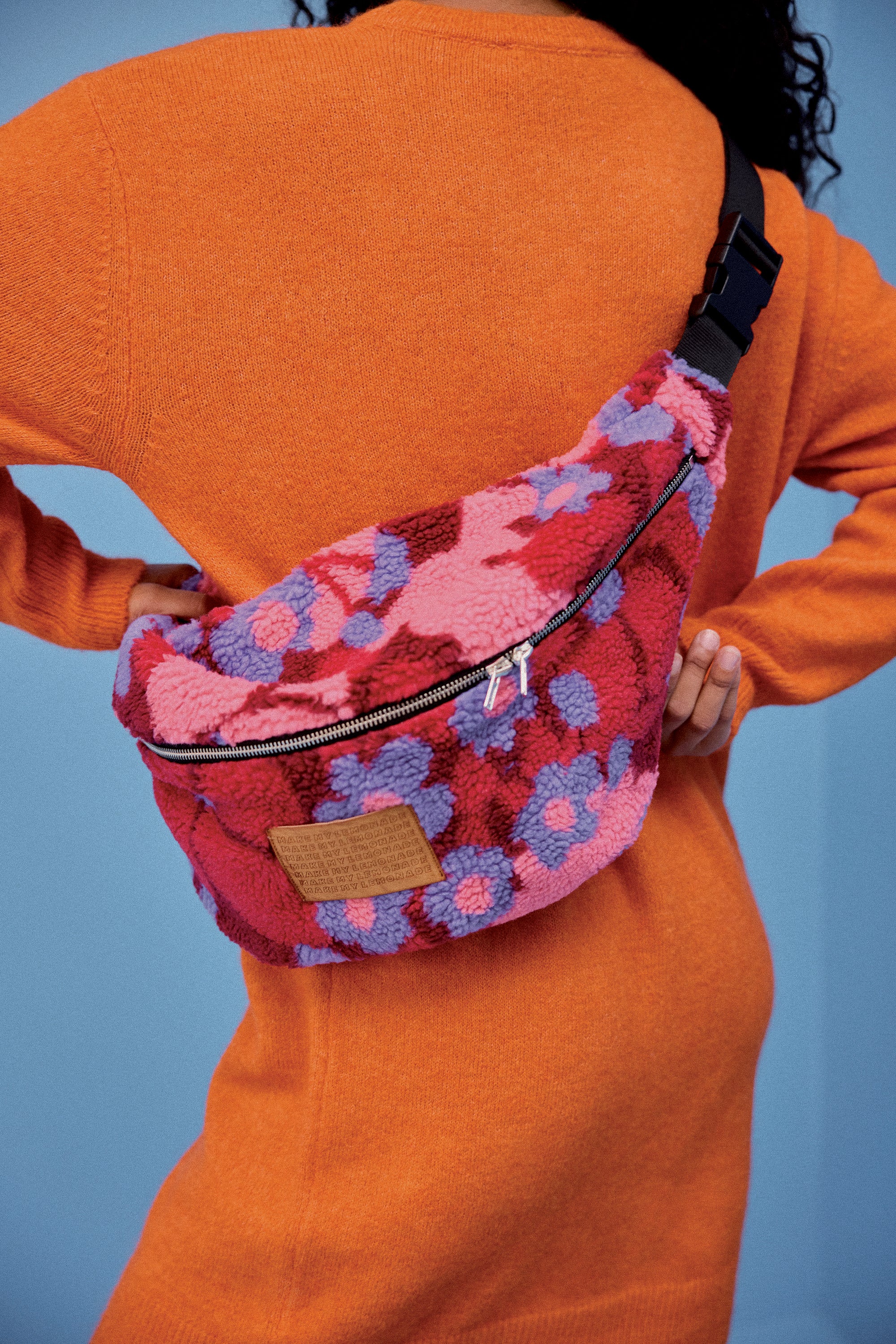 SAC BANANA MOUMOUTE FLEURS 70 PURPLE - Image 4