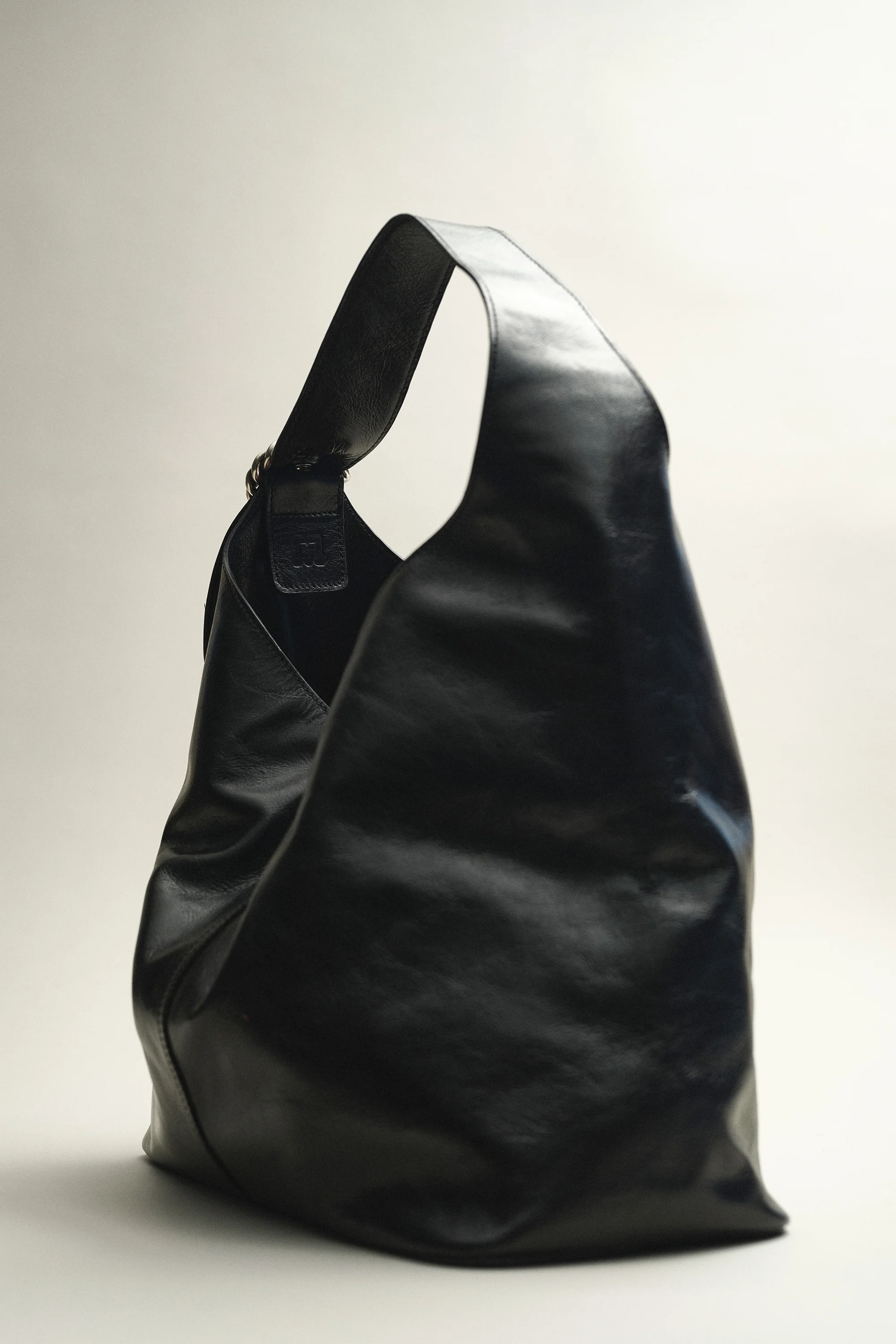 SAC GABRIEL EN CUIR NOIR - Image 8