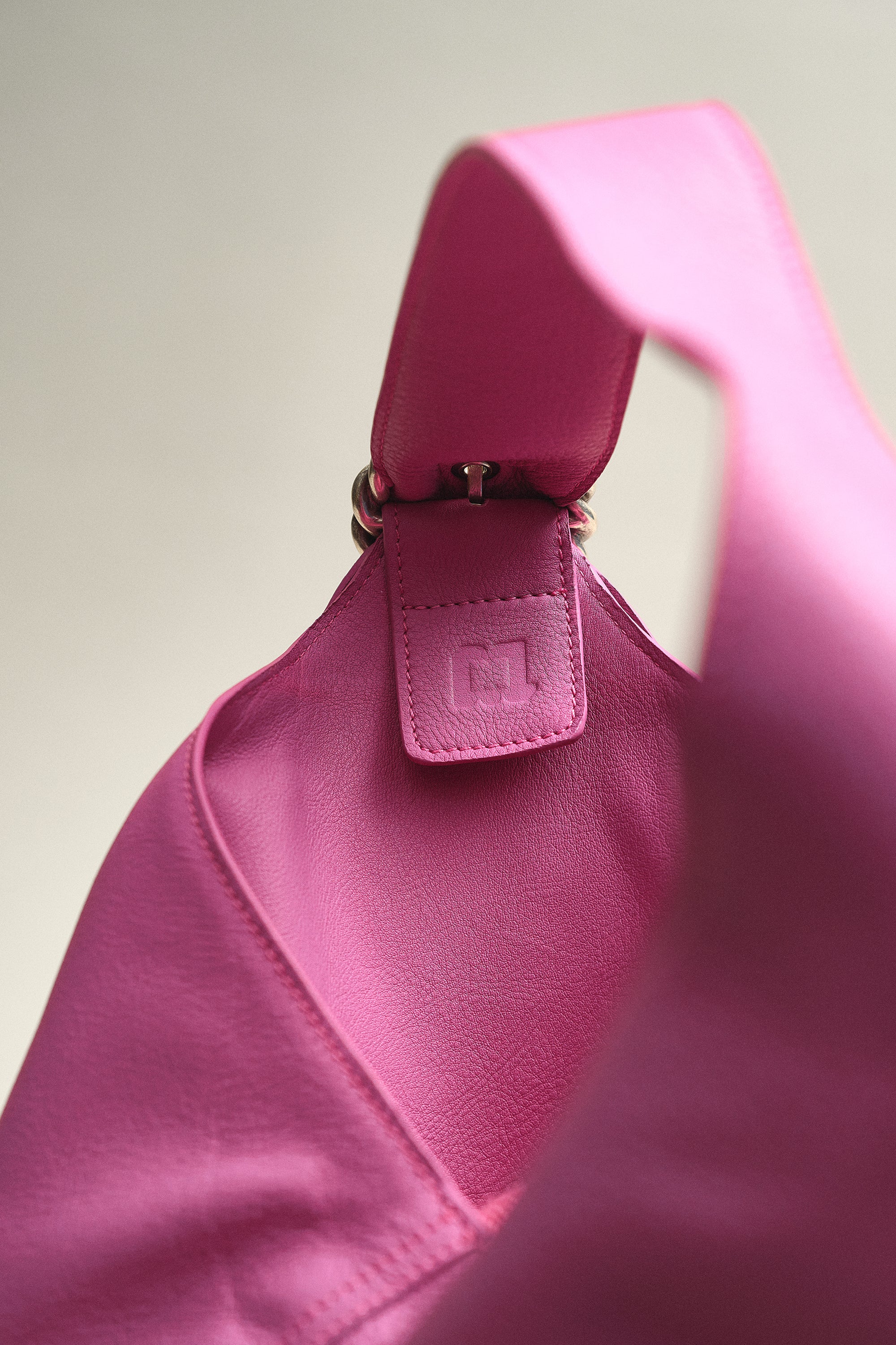 SAC GABRIEL EN CUIR ROSE - Image 9