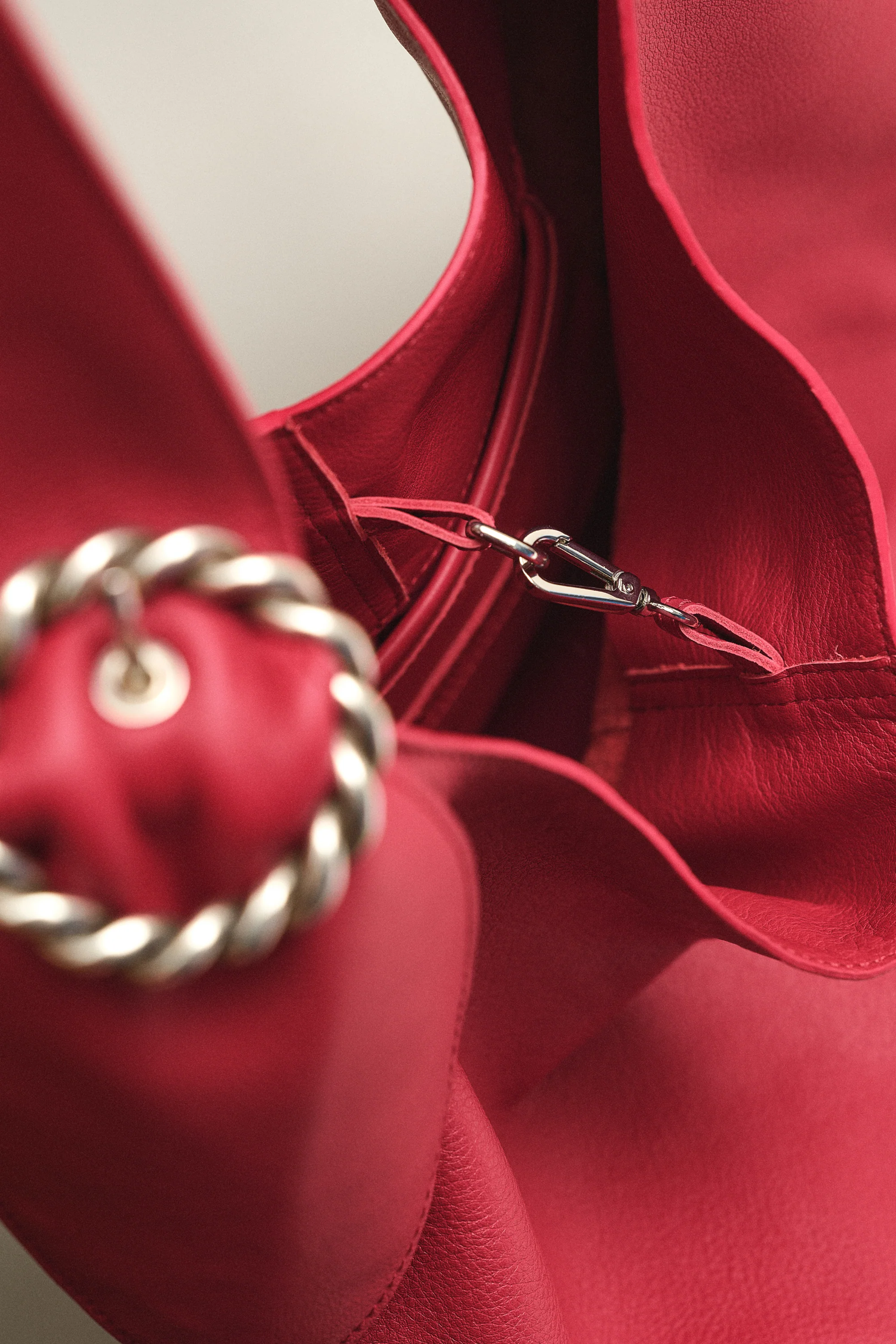 SAC GABRIEL EN CUIR ROUGE - Image 4